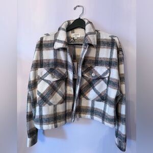 BEAUTIFUL PLAID JACKET SIZE M new with tags!